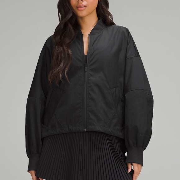 lululemon athletica Jackets & Blazers - NWOT Lululemon Lightweight Hem-Clinch Bomber Jacket Sz XS in Black